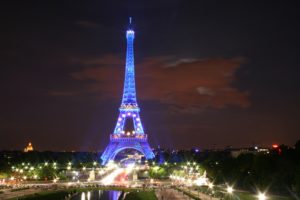 Torre Eiffel illuminata