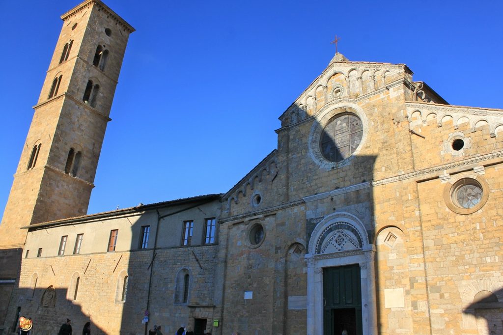 Piazza Duomo Volterra