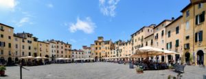 Piazza dell'Anfiteatro Lucca